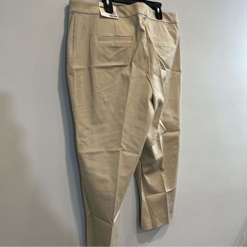 Classic Fit Tummy Slimming Capri - Picture 7 of 12